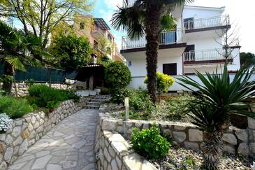 Apartmani s parkingom Njivice, Krk - 21326 Adriatic.hr