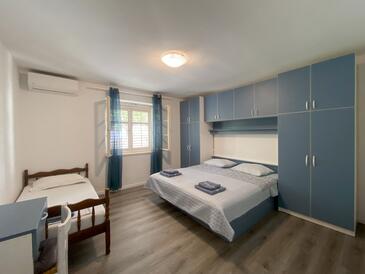 Ferienwohnungen mit Parkplatz Makarska - 21333