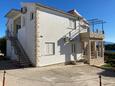 Rogač, Šolta, Parkering 21346 - Leiligheter blizu mora.