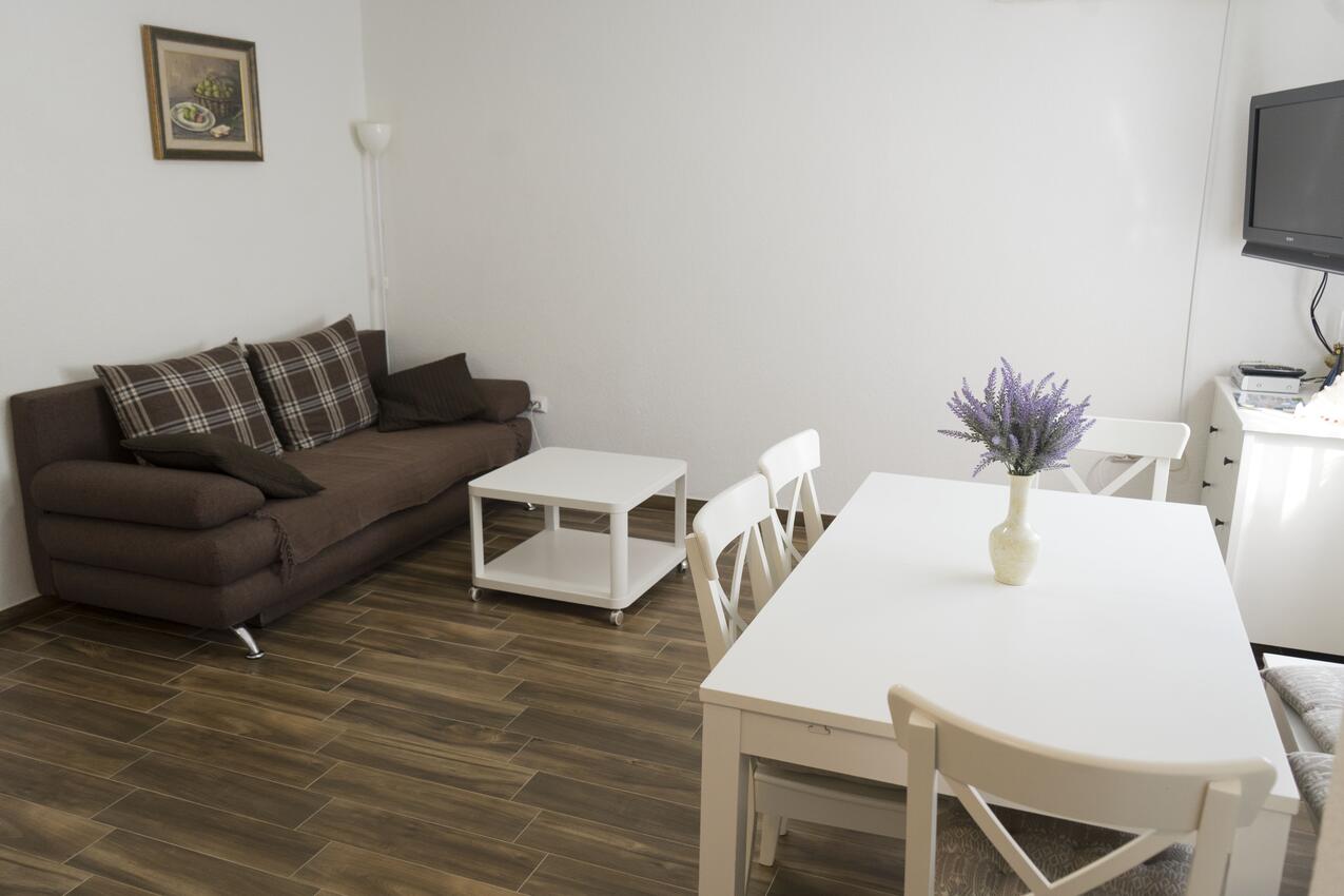 Appartamenti con parcheggio Marina, Traù - Trogir - 21358