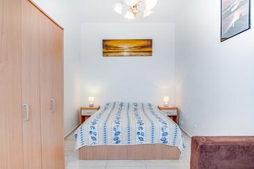 Ferienwohnungen mit Parkplatz Bilo, Primosten - 21366