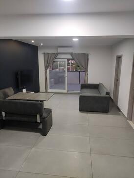 Solin, Living room 1 in the house, air condition available and WiFi.