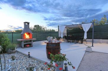 Ház családok részére medencével Debeljak, Zadar - 21383