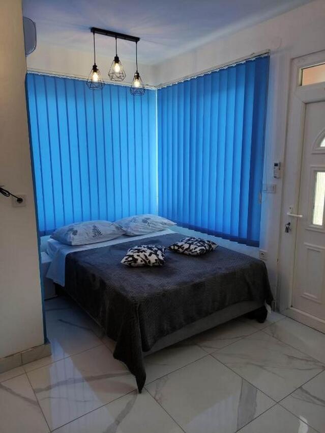 Apartments by the sea Tkon, Pašman - 21391
