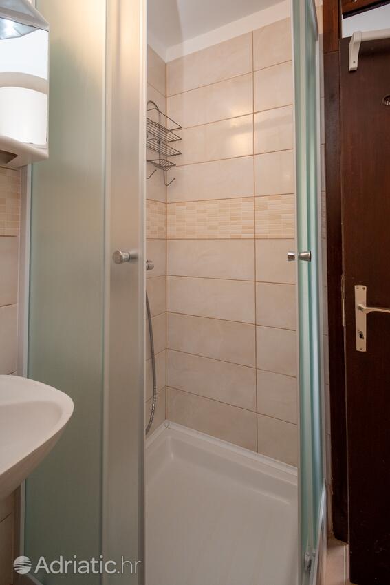 A-21399-a - Alloggi privati - Appartamenti accanto al mare Vinjerac, Zara - Zadar