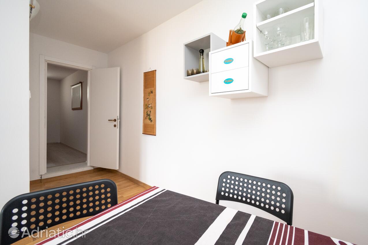 A-21399-a - Alloggi privati - Appartamenti accanto al mare Vinjerac, Zara - Zadar
