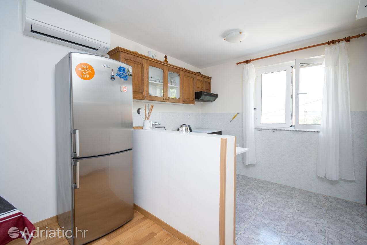 A-21399-a - Alloggi privati - Appartamenti accanto al mare Vinjerac, Zara - Zadar
