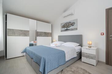 Apartament cu trei camere Maslenica, Novigrad (A-21404-a)