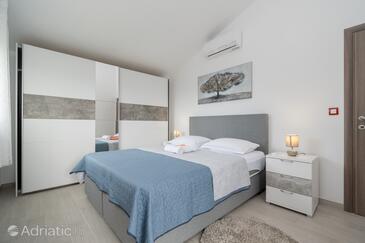 Apartmanok parkolóhellyel Maslenica, Novigrad - 21404