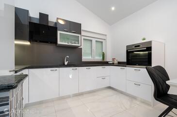 Ferienwohnungen mit Parkplatz Maslenica, Novigrad - 21404