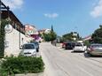 Bol, Brač, Parkolóhely 21411 - Apartmanok kavicsos stranddal.