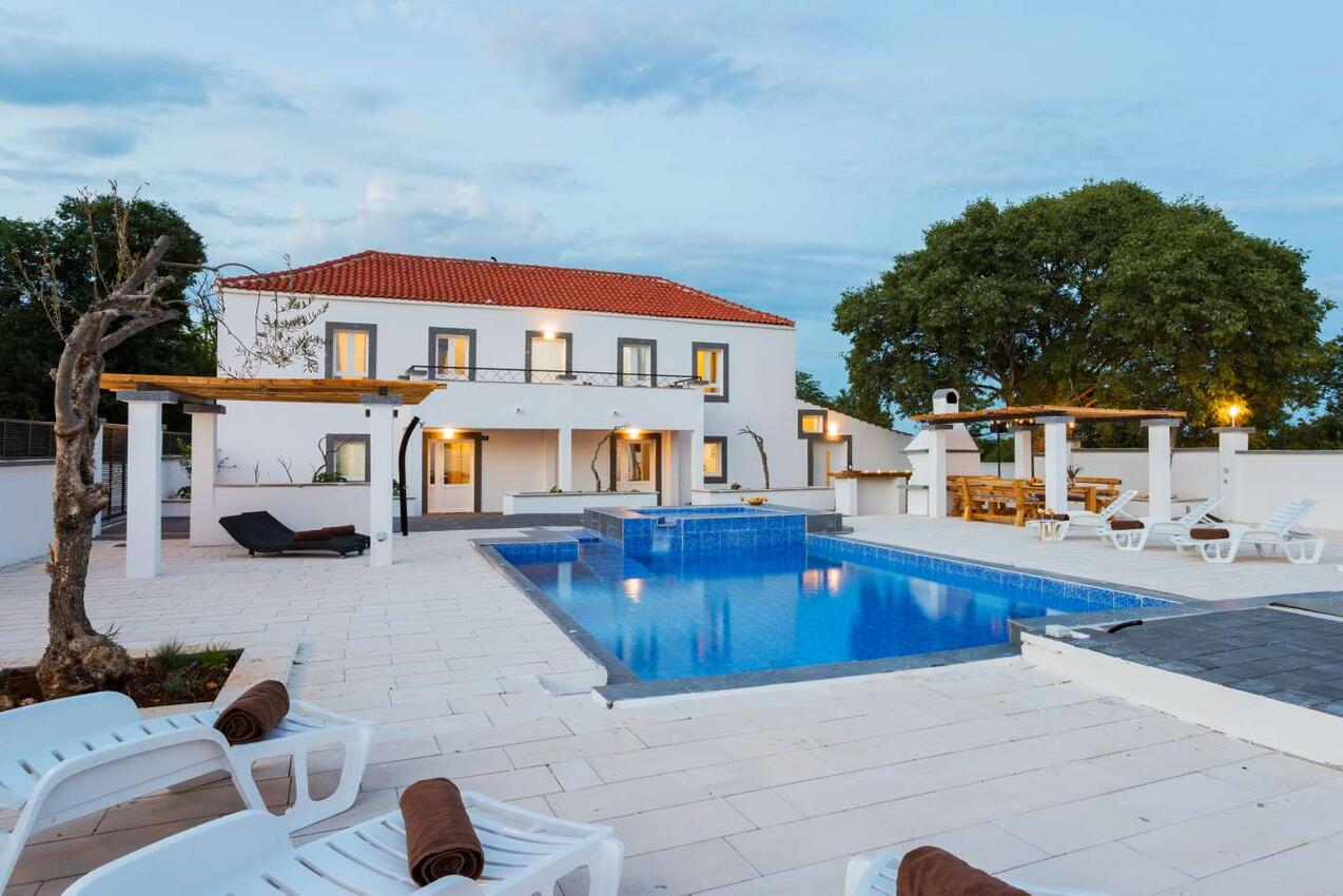 Ferienhaus mit Pool Zadar - 21414