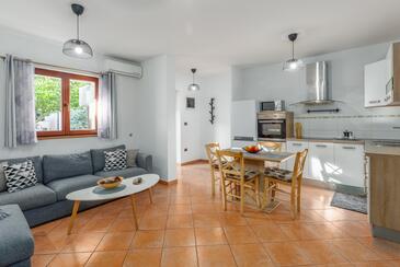 Bašanija, Dnevna soba v nastanitvi vrste apartment, dostopna klima, Hišni ljubljenčki dovoljeni in WiFi.