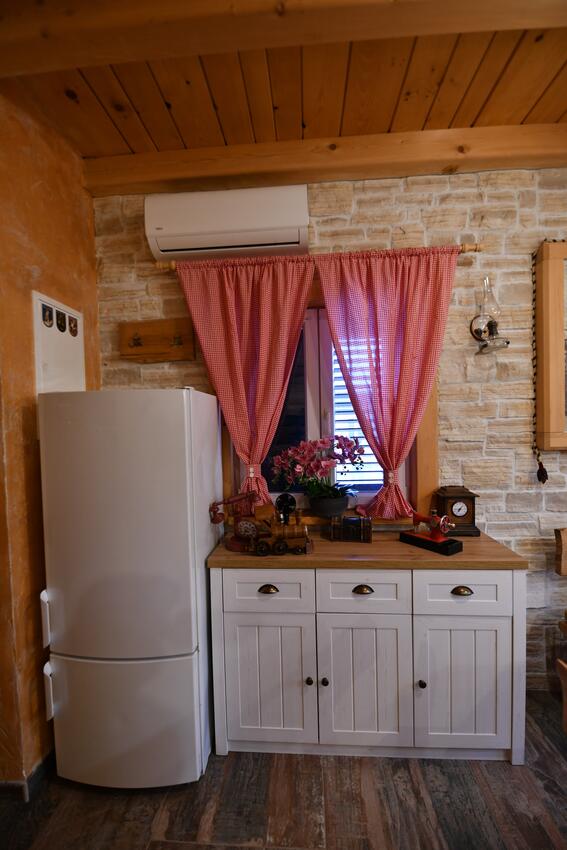 K-21448 - Alloggi privati - Casa con piscina per famiglia Signo - Sinj, Morlacca - Zagora