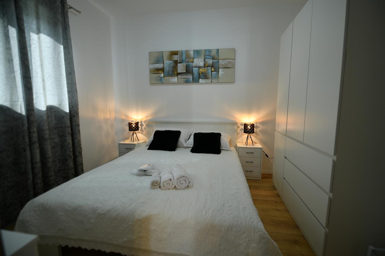 Ferienwohnungen mit Parkplatz Sinj, Zagora - 21449