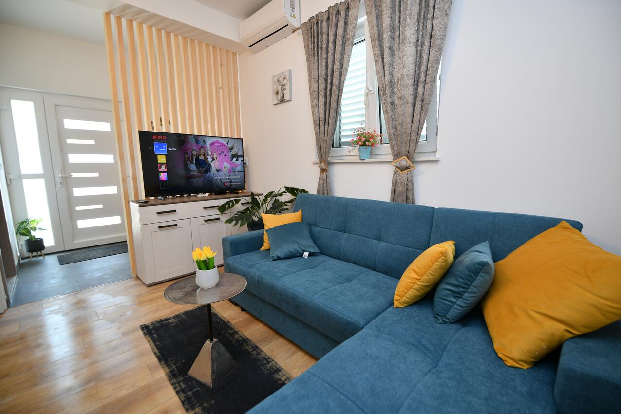 Ferienwohnungen mit Parkplatz Sinj, Zagora - 21449