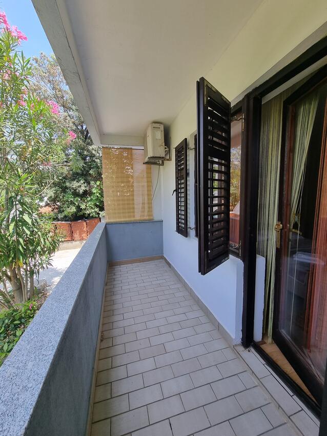 A-21457-a - Alloggi privati - Appartamenti con parcheggio Palit, Arbe - Rab