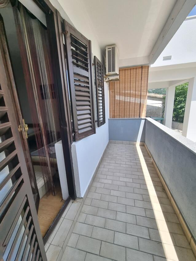 A-21457-a - Alloggi privati - Appartamenti con parcheggio Palit, Arbe - Rab