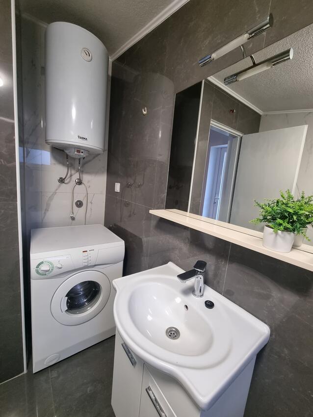 A-21457-b - Alloggi privati - Appartamenti con parcheggio Palit, Arbe - Rab