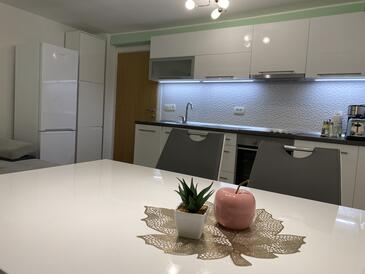 Apartmanok parkolóhellyel Matulji, Opátia - Opatija - 21458