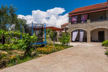 Apartmány s parkoviskom Vir - 21482 Adriatic.hr