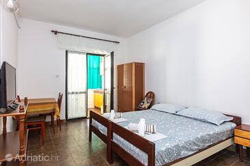 Apartmány a pokoje s parkovištěm  Pirovac, Šibenik - 21487