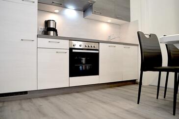 Apartmaji s parkingom Preko, Ugljan - 21491