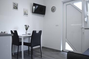 Ferienwohnungen mit Parkplatz Preko, Ugljan - 21491