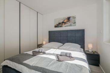 Ferienwohnungen mit Parkplatz Njivice, Krk - 21493