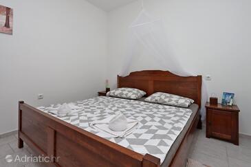 Apartments with parking space Senj - 21500