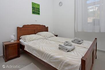 Apartments with parking space Senj - 21500