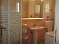 Vir, Badkamer 1 in accommodatietype apartment, WiFi.