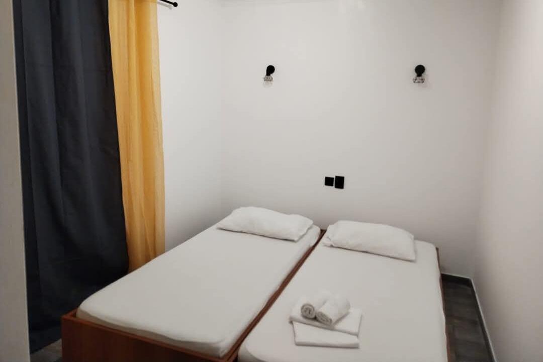 Апартаменти з паркуванням Горнї Карін - Gornji Karin, Новіград - Novigrad - 21514