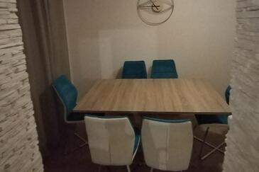 Apartments with parking space Gornji Karin, Novigrad - 21514