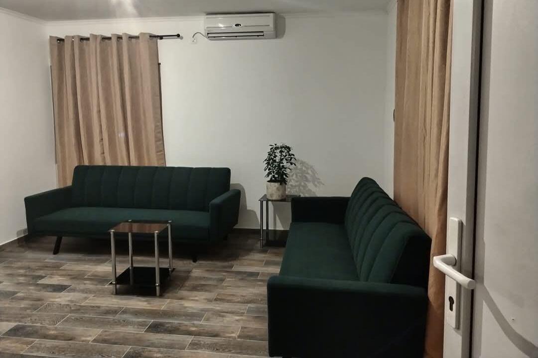 Апартаменти з паркуванням Горнї Карін - Gornji Karin, Новіград - Novigrad - 21514