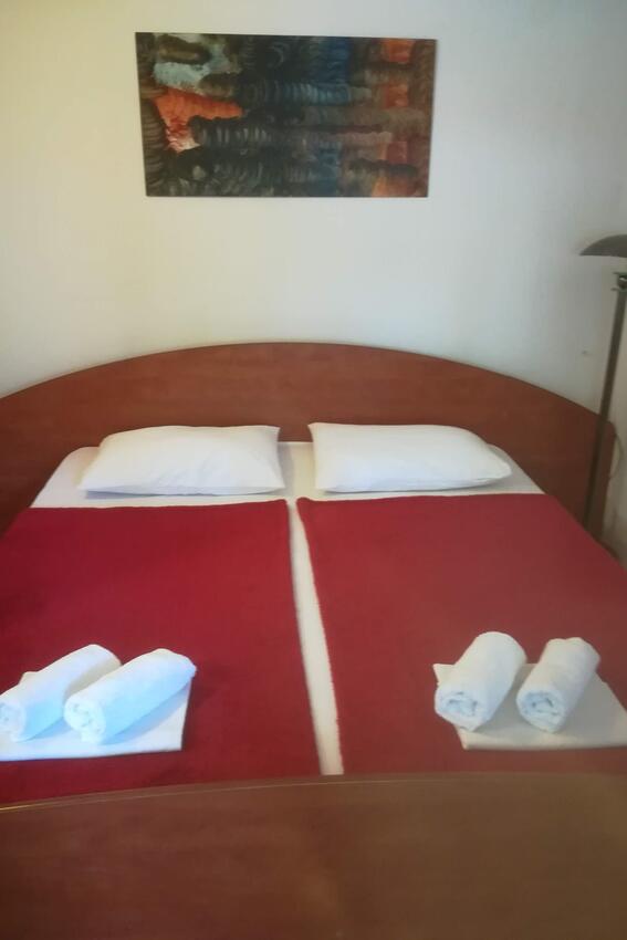 Apartments with parking space Gornji Karin, Novigrad - 21514