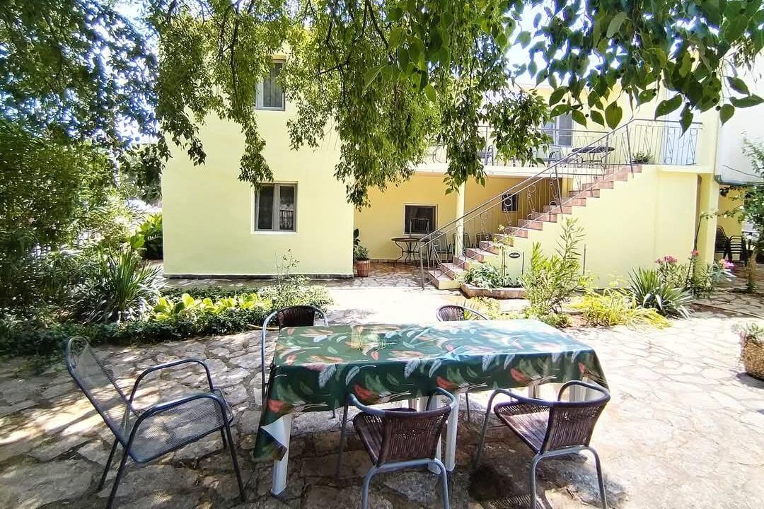 Ferienwohnungen mit Parkplatz Gornji Karin, Novigrad - 21514