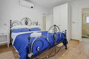 Ház családok részére medencével Fiorini, Novigrad - 21535