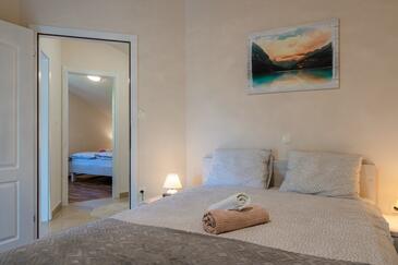 Apartments by the sea Vir - Kozjak, Vir - 21540