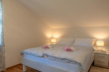 Apartments by the sea Vir - Kozjak, Vir - 21540