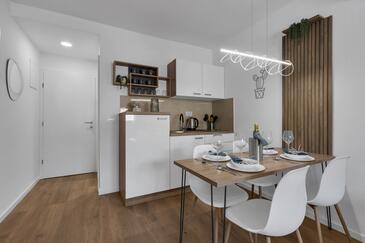 Апартаменти з паркуванням Макарска - Makarska - 21544