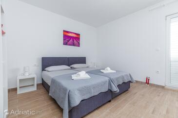 Apartments by the sea Pisak, Omiš - 21575
