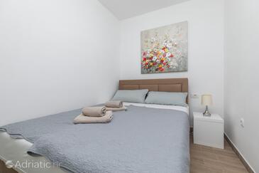 Apartments by the sea Pisak, Omiš - 21575