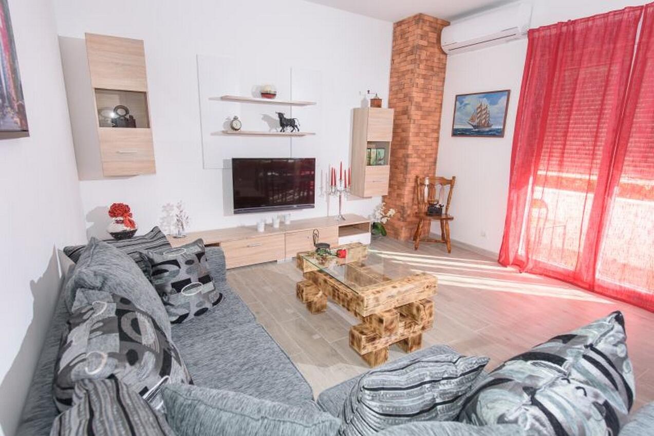 Ferienwohnungen mit Parkplatz Kastel Stafilic, Kastela - 21591