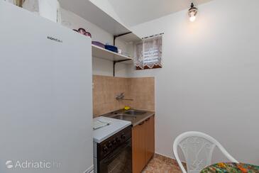 Apartments with parking space Marušići, Omiš - 21608