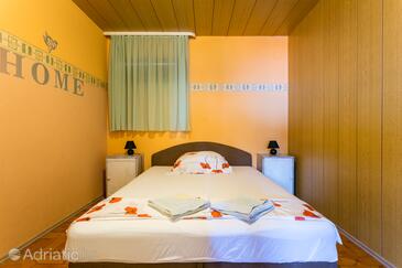 Appartementen met zwembad geschikt voor gezinnen met kinderen Sumpetar, Omis - 21633