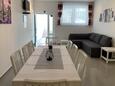 Banjol, Jídelna v ubytování typu apartment, WiFi.
