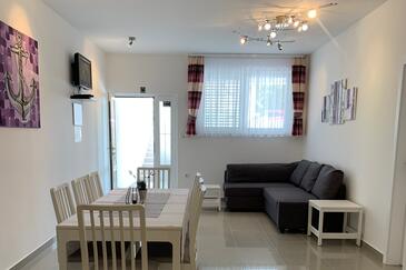 Banjol, Obývací pokoj v ubytování typu apartment, WiFi.