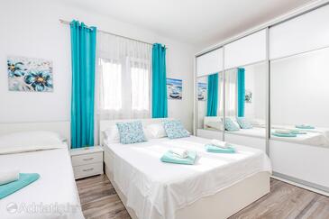 Apartments with parking space Kaštel Kambelovac, Kaštela - 21645