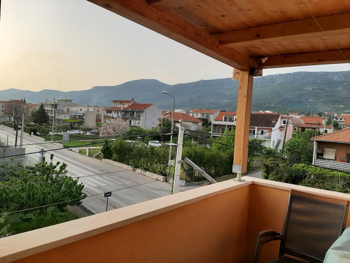 Lägenheter med parkering Kastel Kambelovac, Kastela - 21645